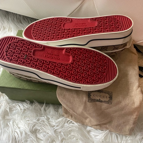 Gucci slip-on Sneakers and dust bag! Only worn one time! - Picture 1 of 3